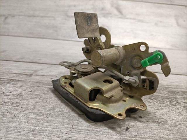 bontott SUZUKI SWIFT II Bal hátsó Ajtózár