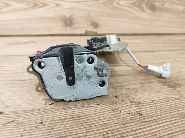 bontott SUZUKI SWIFT II Bal hátsó Ajtózár