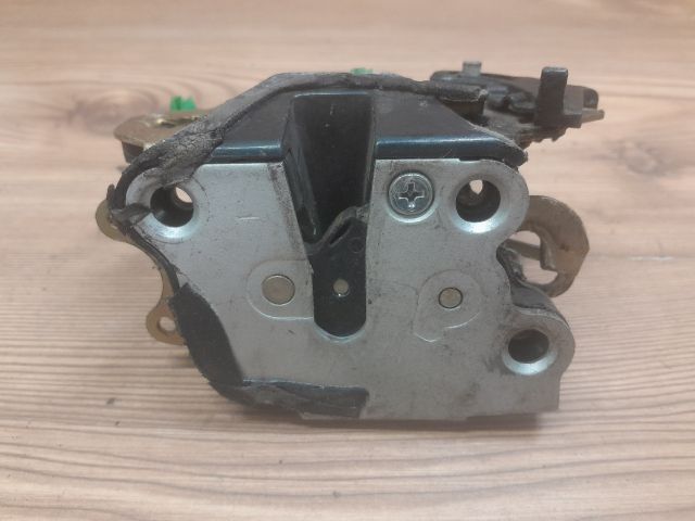 bontott SUZUKI SWIFT II Bal hátsó Ajtózár