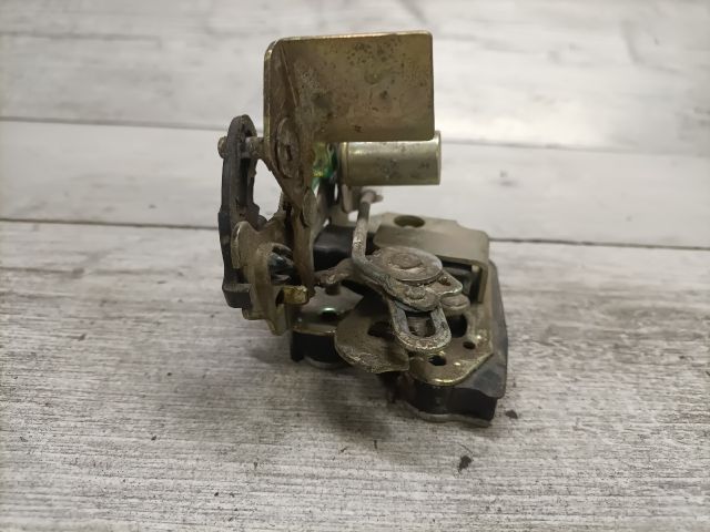 bontott SUZUKI SWIFT II Bal hátsó Ajtózár