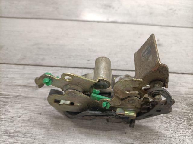 bontott SUZUKI SWIFT II Bal hátsó Ajtózár