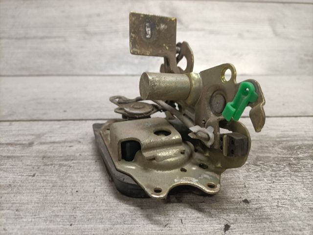 bontott SUZUKI SWIFT II Bal hátsó Ajtózár