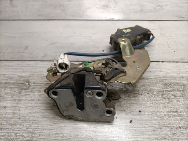 bontott SUZUKI SWIFT II Bal hátsó Ajtózár