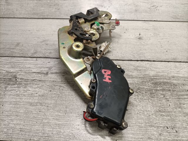 bontott SUZUKI SWIFT II Bal hátsó Ajtózár