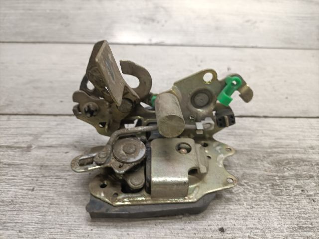 bontott SUZUKI SWIFT II Bal hátsó Ajtózár