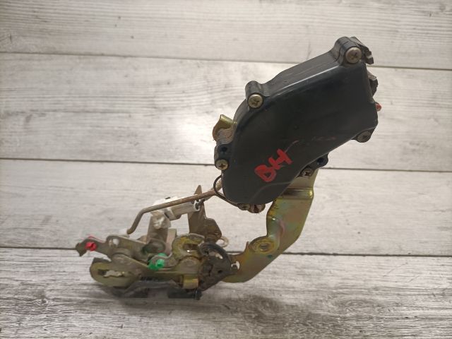 bontott SUZUKI SWIFT II Bal hátsó Ajtózár