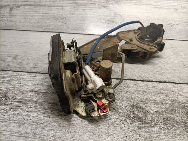 bontott SUZUKI SWIFT II Bal hátsó Ajtózár