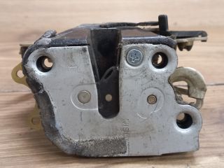 bontott SUZUKI SWIFT II Bal hátsó Ajtózár