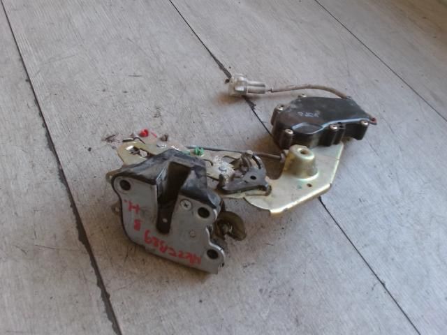 bontott SUZUKI SWIFT II Bal hátsó Ajtózár