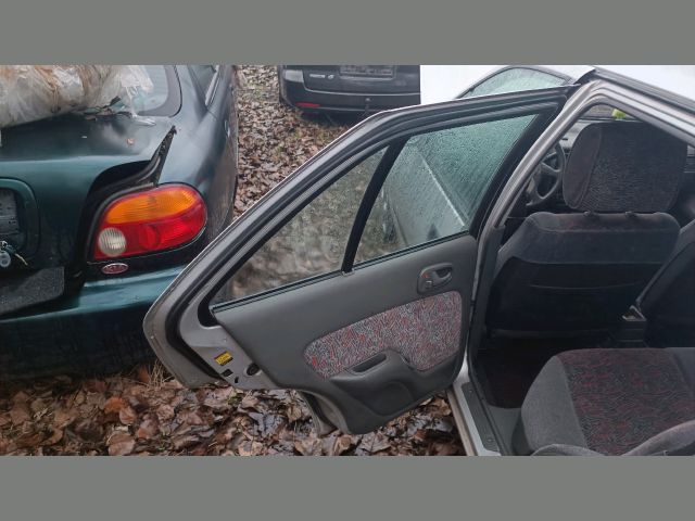 bontott SUZUKI SWIFT II Bal hátsó Alsó Zsanér