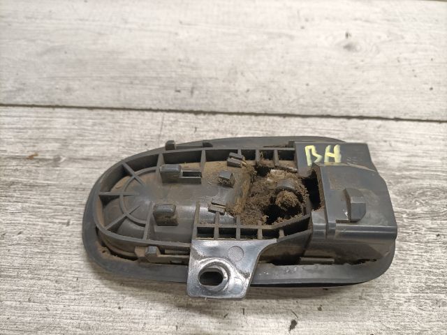 bontott SUZUKI SWIFT II Bal hátsó Belső Kilincs