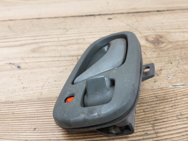 bontott SUZUKI SWIFT II Bal hátsó Belső Kilincs