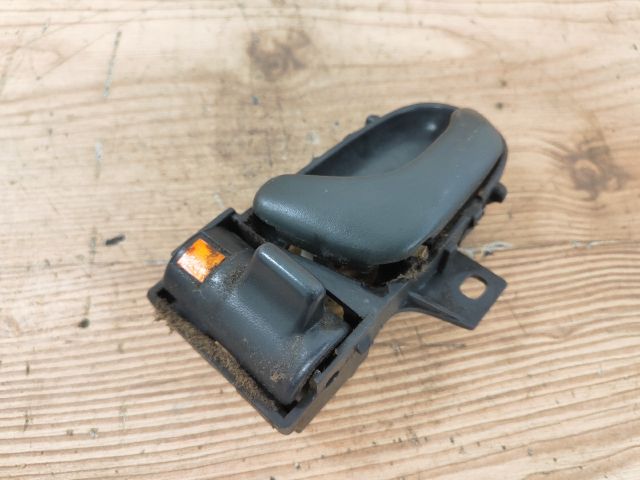 bontott SUZUKI SWIFT II Bal hátsó Belső Kilincs