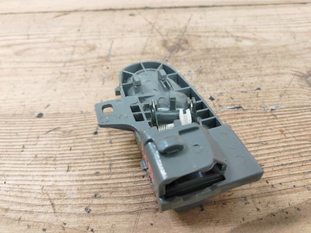 bontott SUZUKI SWIFT II Bal hátsó Belső Kilincs