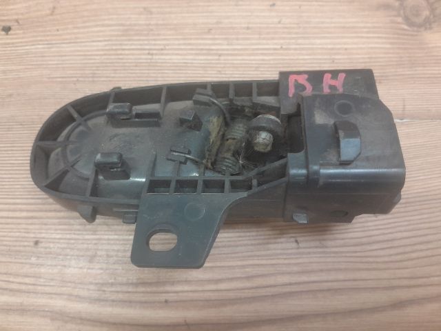 bontott SUZUKI SWIFT II Bal hátsó Belső Kilincs