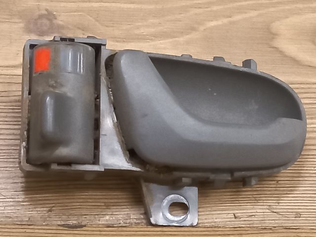 bontott SUZUKI SWIFT II Bal hátsó Belső Kilincs