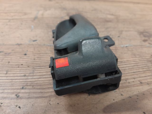 bontott SUZUKI SWIFT II Bal hátsó Belső Kilincs