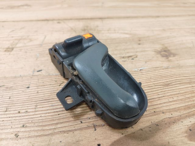 bontott SUZUKI SWIFT II Bal hátsó Belső Kilincs