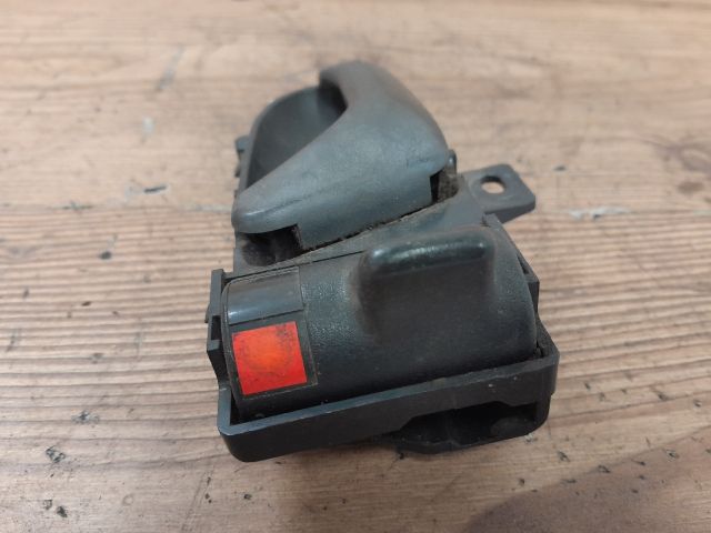 bontott SUZUKI SWIFT II Bal hátsó Belső Kilincs