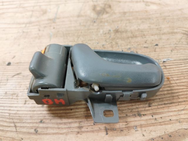 bontott SUZUKI SWIFT II Bal hátsó Belső Kilincs