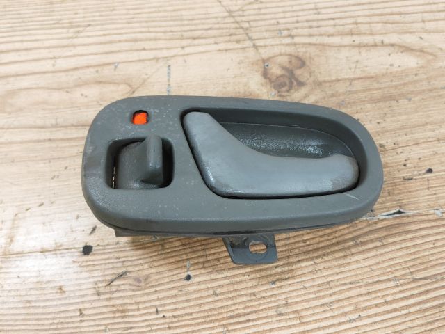 bontott SUZUKI SWIFT II Bal hátsó Belső Kilincs