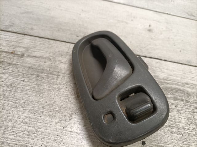 bontott SUZUKI SWIFT II Bal hátsó Belső Kilincs