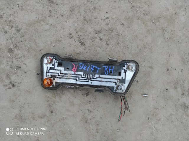 bontott SUZUKI SWIFT II Bal Hátsó Lámpa Foglalat