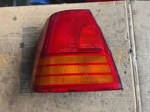 bontott SUZUKI SWIFT II Bal Hátsó Lámpa