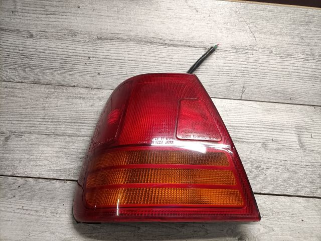 bontott SUZUKI SWIFT II Bal Hátsó Lámpa