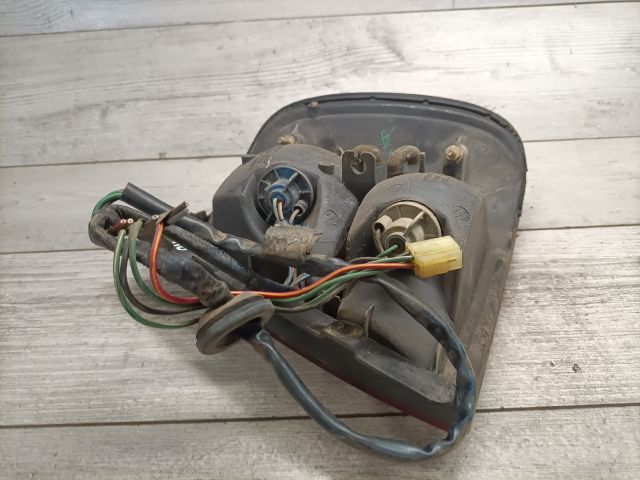 bontott SUZUKI SWIFT II Bal Hátsó Lámpa