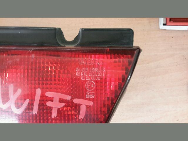 bontott SUZUKI SWIFT II Bal Hátsó Lámpa