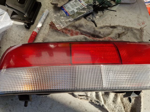 bontott SUZUKI SWIFT II Bal Hátsó Lámpa