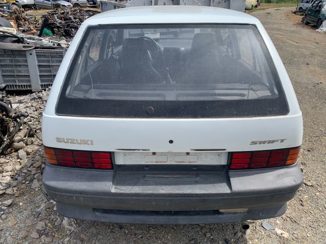 bontott SUZUKI SWIFT II Bal Hátsó Lámpa