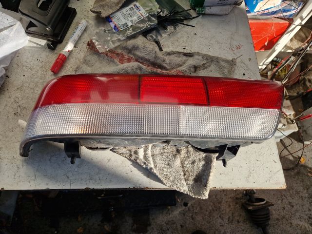 bontott SUZUKI SWIFT II Bal Hátsó Lámpa