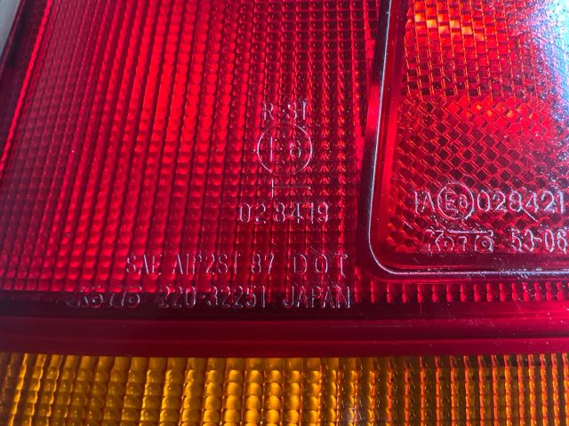 bontott SUZUKI SWIFT II Bal Hátsó Lámpa