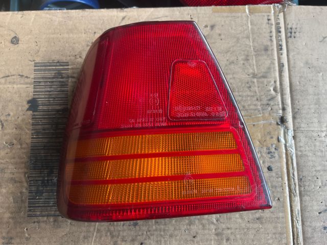 bontott SUZUKI SWIFT II Bal Hátsó Lámpa