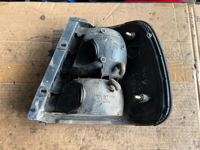 bontott SUZUKI SWIFT II Bal Hátsó Lámpa