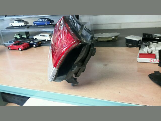 bontott SUZUKI SWIFT II Bal Hátsó Lámpa