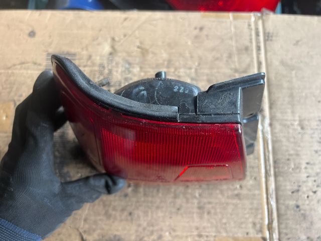 bontott SUZUKI SWIFT II Bal Hátsó Lámpa