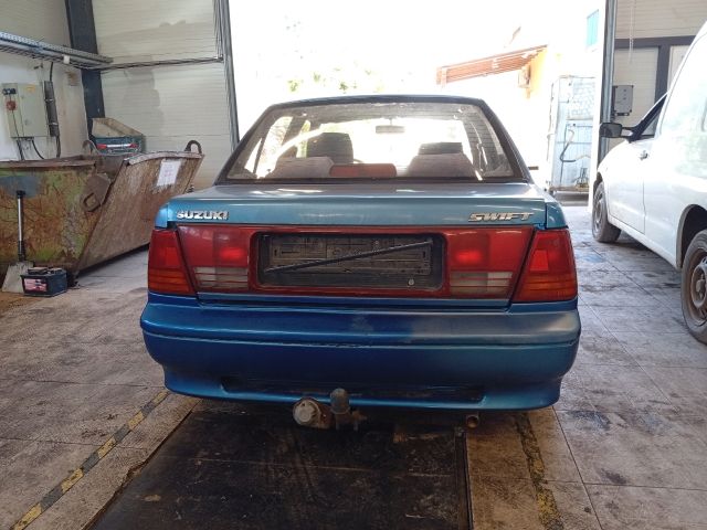 bontott SUZUKI SWIFT II Bal Hátsó Lámpa