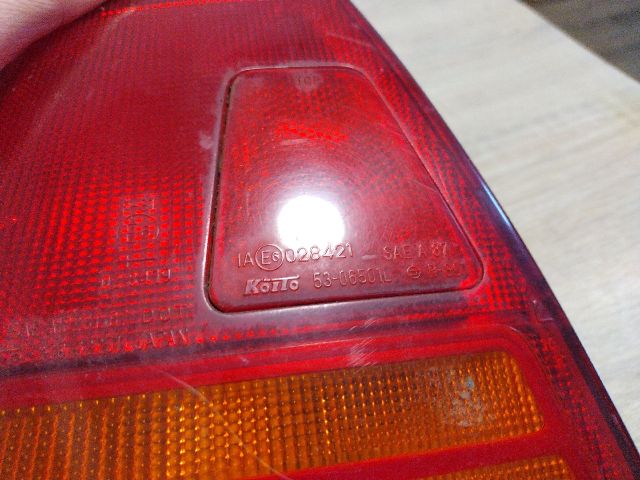 bontott SUZUKI SWIFT II Bal hátsó Lámpabúra