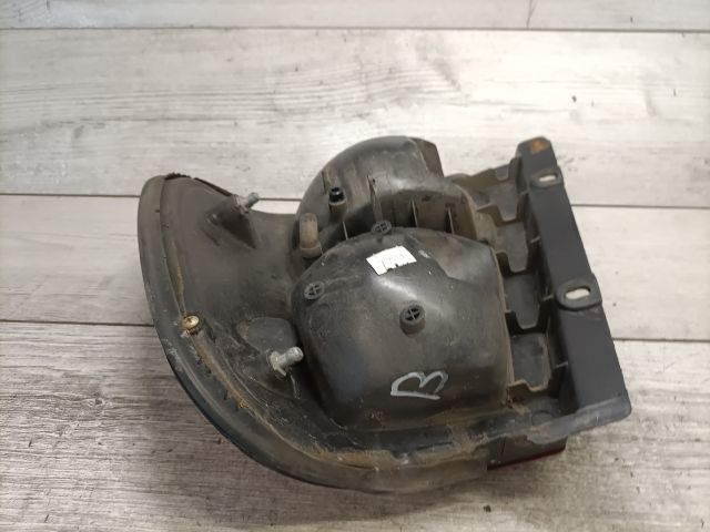 bontott SUZUKI SWIFT II Bal hátsó Lámpabúra