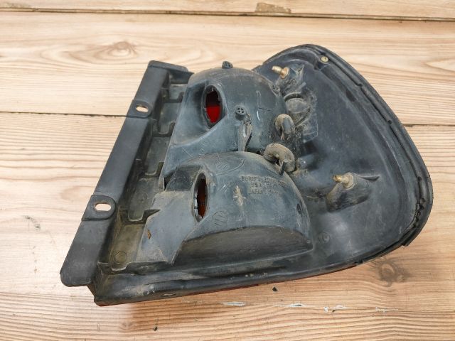 bontott SUZUKI SWIFT II Bal hátsó Lámpabúra