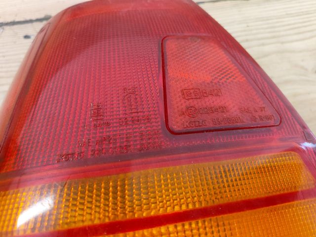 bontott SUZUKI SWIFT II Bal hátsó Lámpabúra