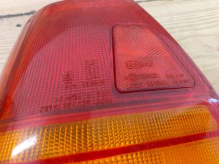 bontott SUZUKI SWIFT II Bal hátsó Lámpabúra