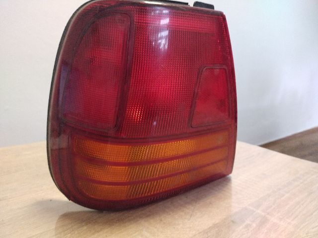 bontott SUZUKI SWIFT II Bal hátsó Lámpabúra