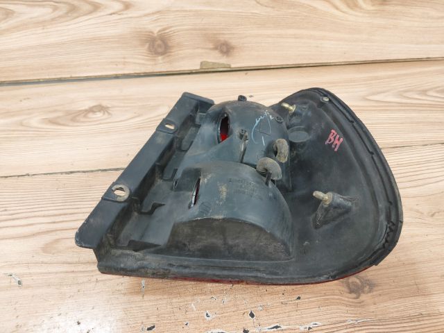 bontott SUZUKI SWIFT II Bal hátsó Lámpabúra