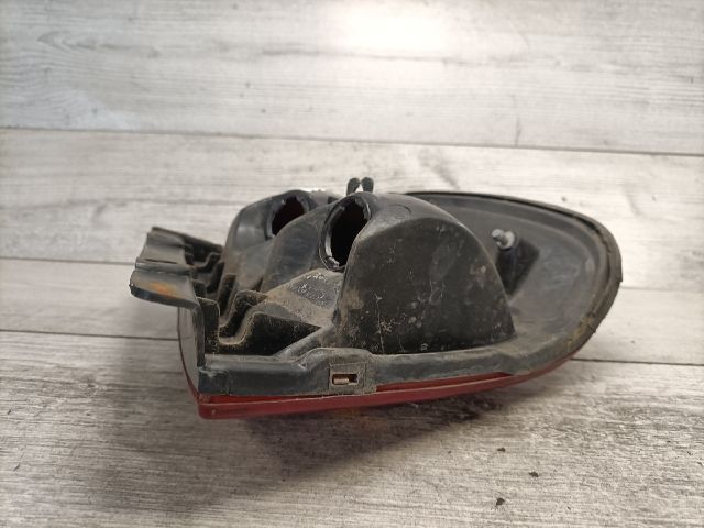 bontott SUZUKI SWIFT II Bal hátsó Lámpabúra