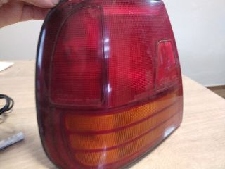 bontott SUZUKI SWIFT II Bal hátsó Lámpabúra