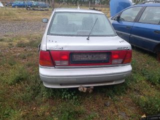 bontott SUZUKI SWIFT II Bal hátsó Vízlehúzó Gumicsík